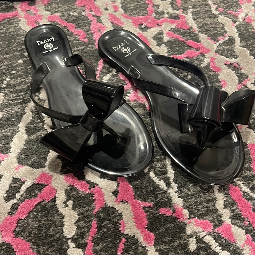 Black bow new sandals by dizzy